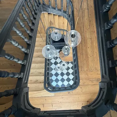 Aux Remparts De Montreuil مورويْ سور مير