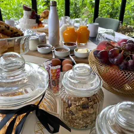 Aux Remparts De Montreuil 3* مورويْ سور مير